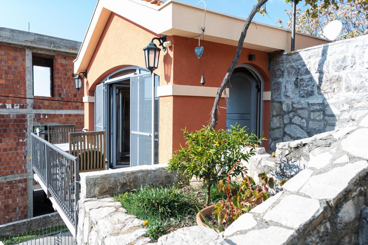 בודווה Apartmani Kamena Ruza מראה חיצוני תמונה
