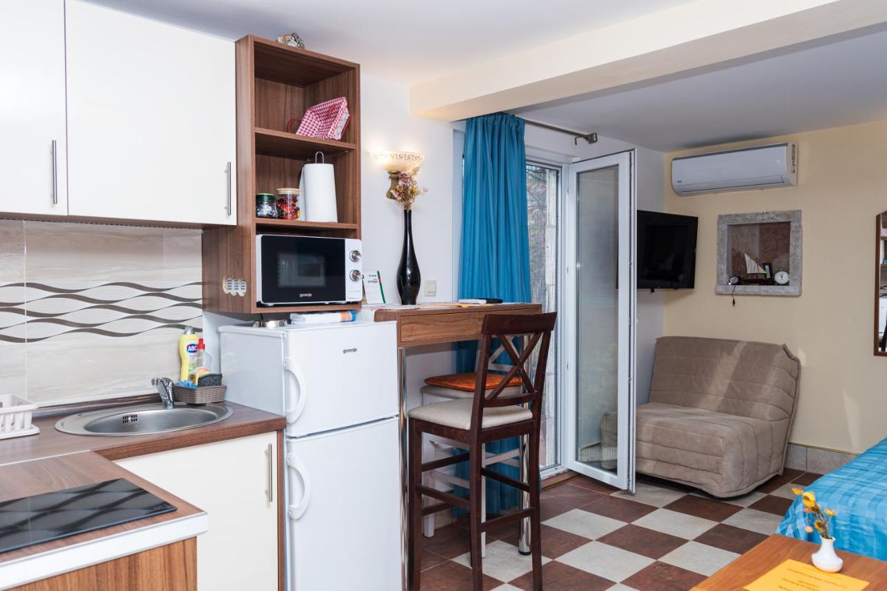 בודווה Apartmani Kamena Ruza מראה חיצוני תמונה