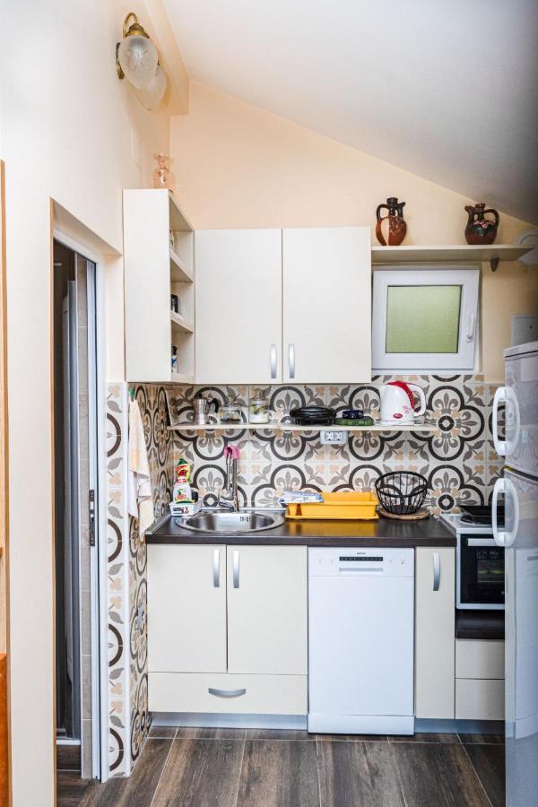 בודווה Apartmani Kamena Ruza מראה חיצוני תמונה